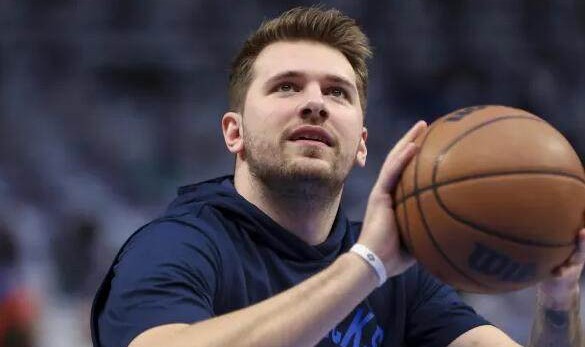 乐鱼体育官网登录-东契奇冲MVP正当时？健康决定他未来高度